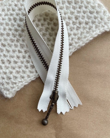 PetiteKnit Zipper 23 cm - Mother of pearl