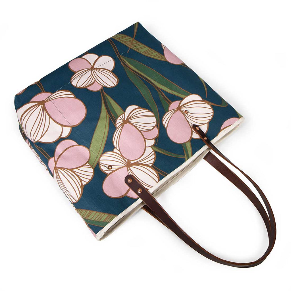 Camellia All Day Tote | General Knot & Co